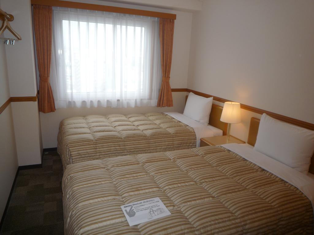 Toyoko Inn Fukuoka Tenjin Buitenkant foto